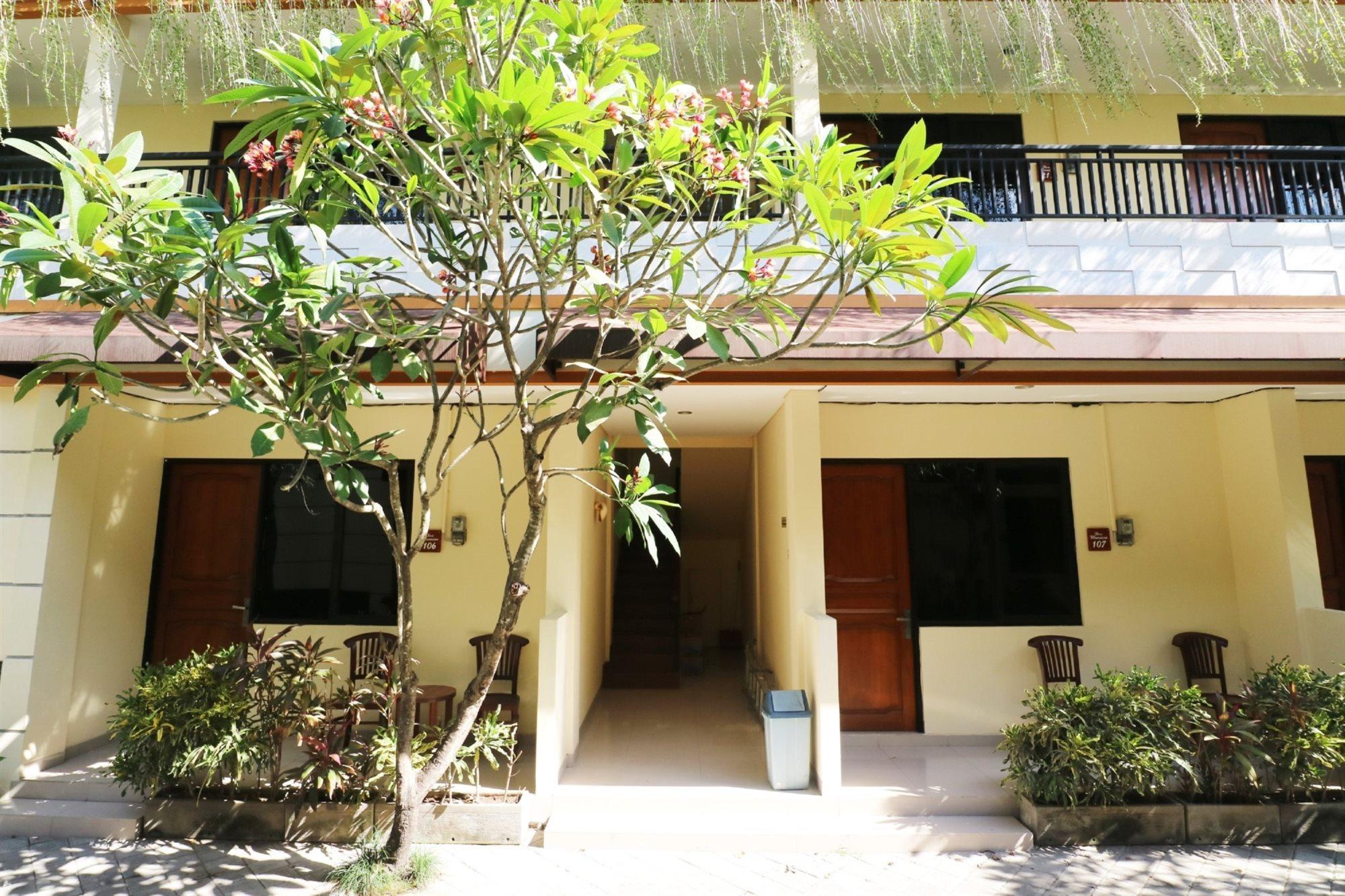 فندق Dee Mansion دنباسار المظهر الخارجي الصورة